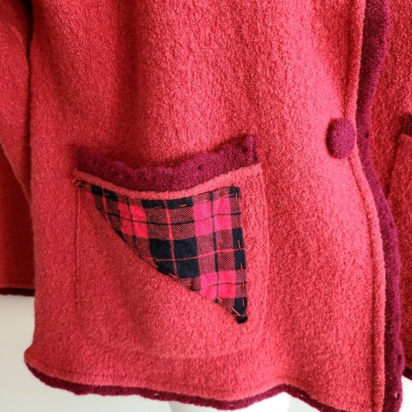 Vintage April Cornell red 100% wool sweater/cardigan with applique design. - Picture 3 of 9